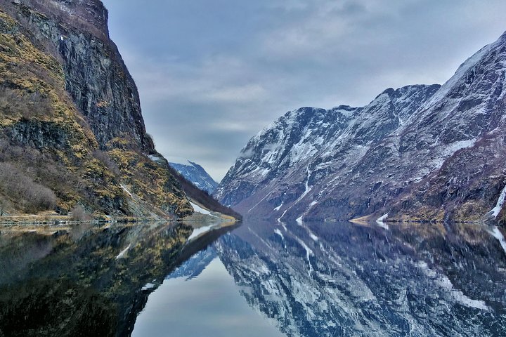 PRIVATE GUIDED TOUR: Norway's Highlights – Viking Special, 11-12 hours – WINTER - Image 1