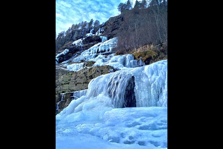 PRIVATE GUIDED TOUR: The Heart of Norway – Viking Special, 8-9 hours – WINTER - Image 3