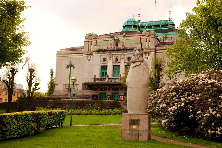 PRIVATE TOUR: Bergen city sightseeing, 4 hours - Image 3
