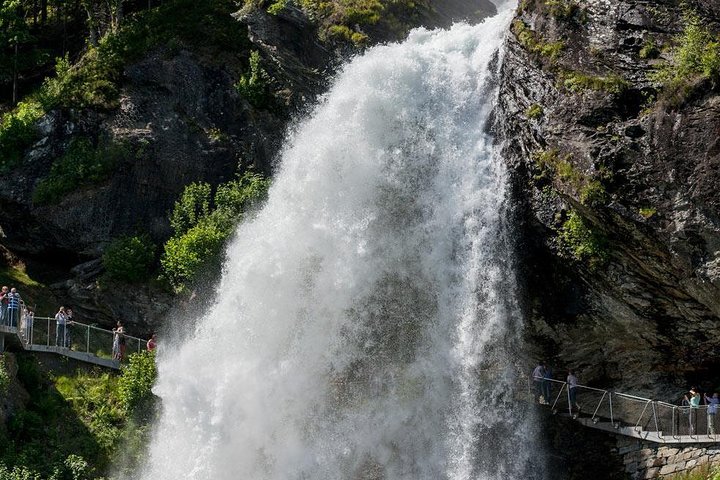 Private tour - Hardangerfjord, Voss Gondol & 4 Great Waterfalls - Image 1