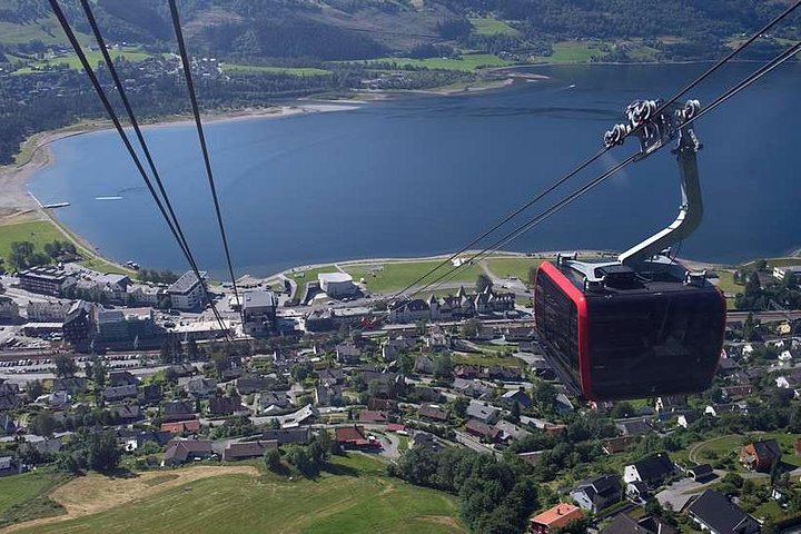 Private tour - Hardangerfjord, Voss Gondol & 4 Great Waterfalls - Image 5
