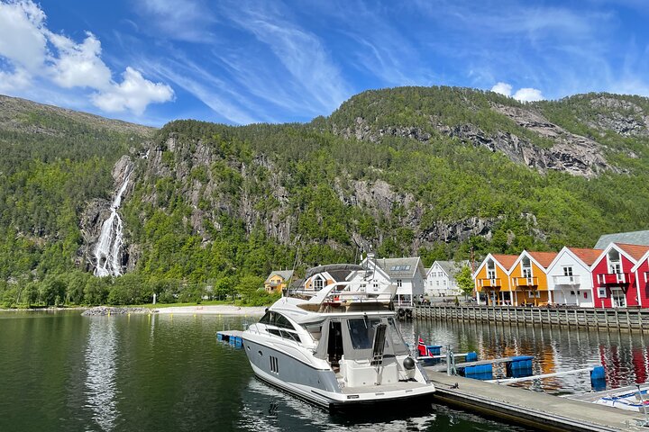 Private yacht - Fjord, mountains and waterfalls cruise to Modal - Image 1