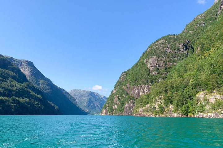 Private yacht - Fjord, mountains and waterfalls cruise to Modal - Image 4