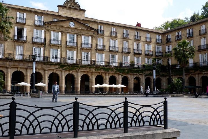 Private 4-hour City Tour of Bilbao with Hotel or Cruise Port pick-up - Image 3