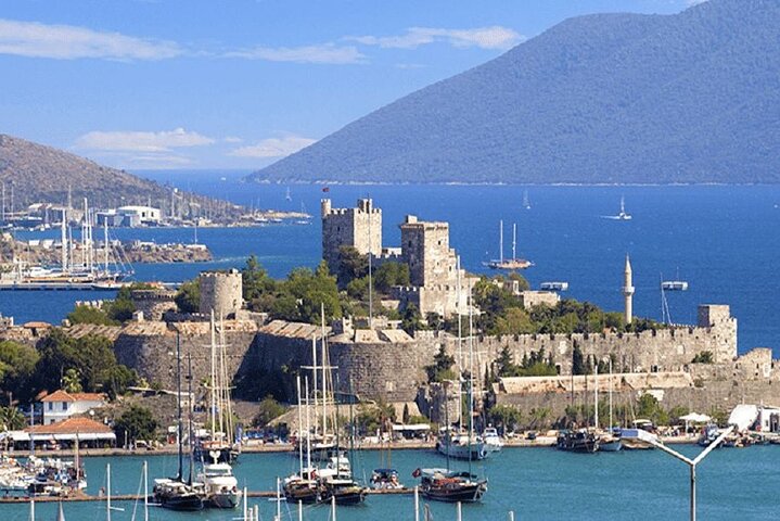 Bodrum Fullday Private Tour with Licenced Guide & Dlx Van - Image 3
