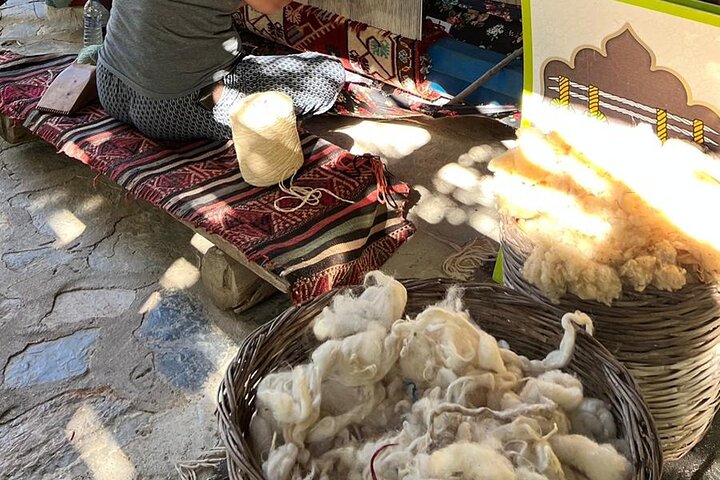 Carpet Weaving Art Lessons & Experience - Image 4