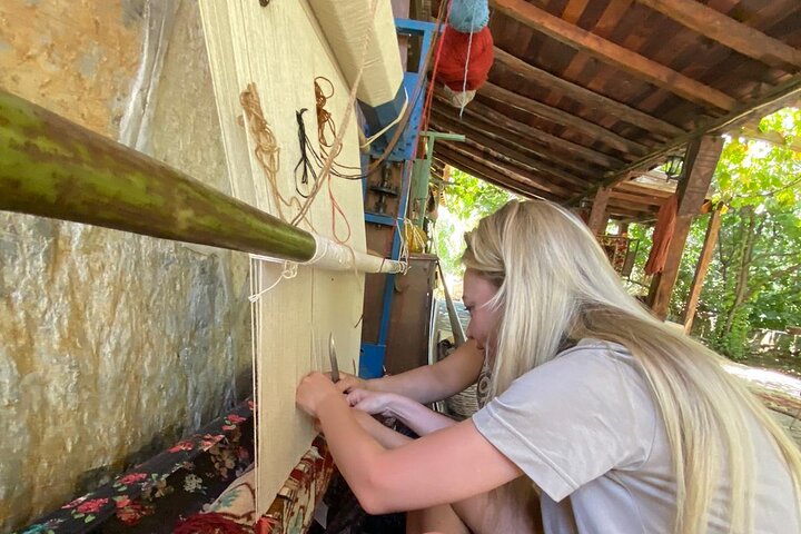 Carpet Weaving Art Lessons & Experience - Image 3