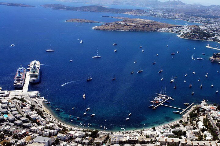 Private Walking and Shopping Tour in Bodrum - Image 1