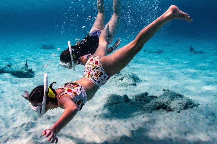Combi Island (Southside)-snorkeling tour - Image 3