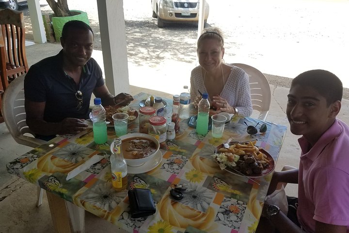 Private Local lunch and Bario tour - Image 1