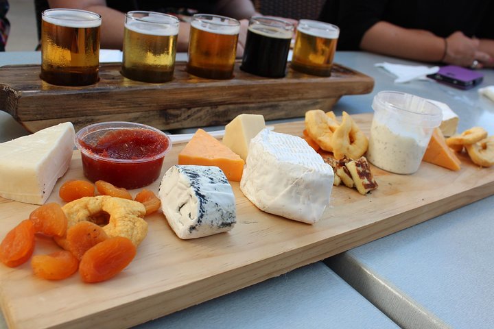 Deluxe Wine Tour to Tamborine Mountain, includes two course lunch - Image 3