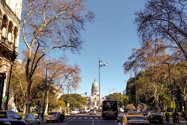 Buenos Aires 360º: take tour with a local tour guide - Image 2
