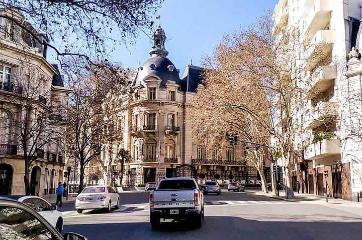 Buenos Aires 360º: take tour with a local tour guide - Image 1