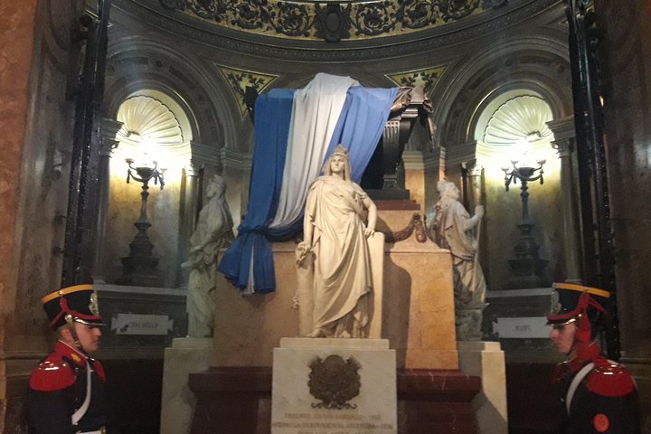 Buenos Aires City Tour and Airport Transfer Combo - Image 5