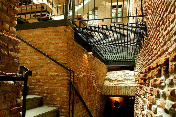 Private City Tour Including The Old Underground Tunnels of Buenos Aires - Image 3