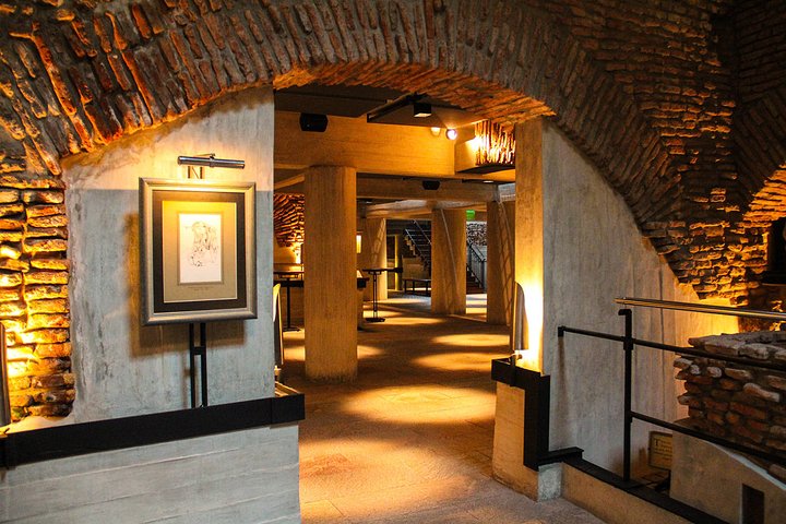Private City Tour Including The Old Underground Tunnels of Buenos Aires - Image 2