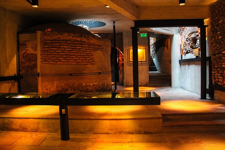 Private City Tour Including The Old Underground Tunnels of Buenos Aires - Image 4
