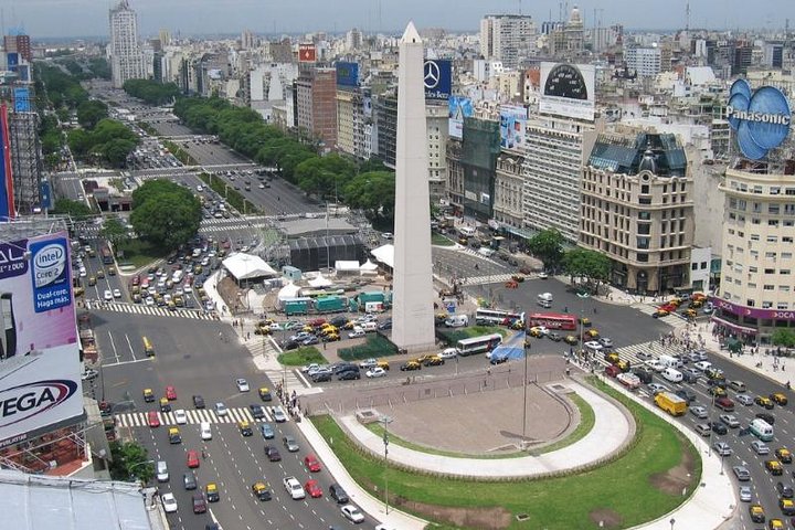 Private Debark Tour Buenos Aires City ending at International Airport - Image 2