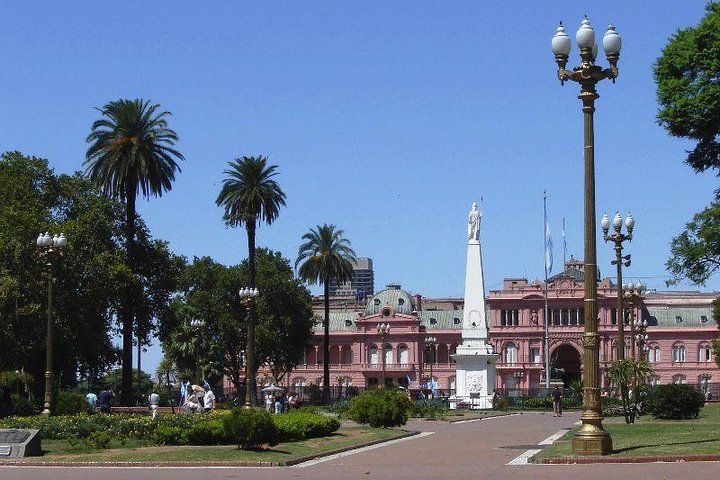 Private Debark Tour Buenos Aires City ending at International Airport - Image 3