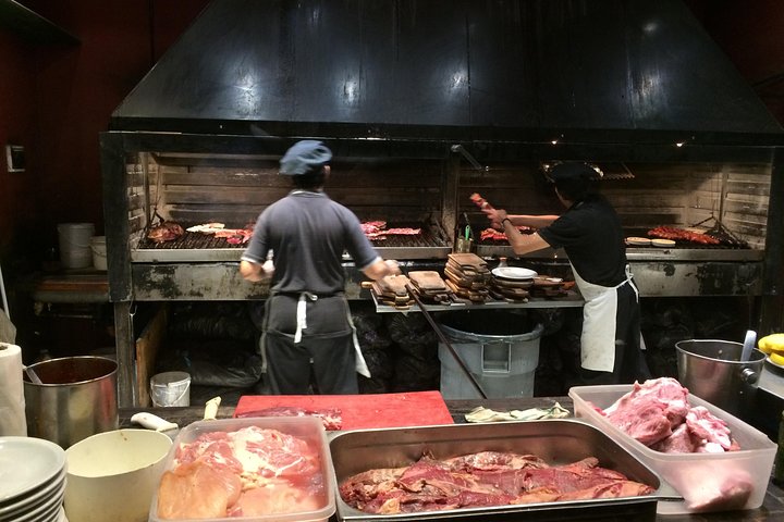 Shore Excursion: Shared Buenos Aires Tour by Night with All-Inclusive Dinner - Image 1