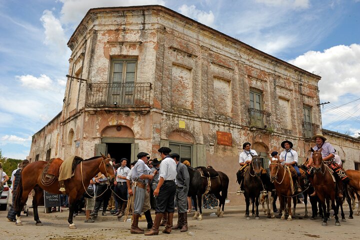 Tailor-made Day Tour to San Antonio de Areco & Estancia El Ombu - Image 1
