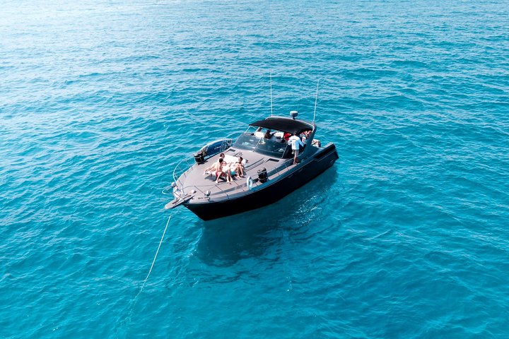 3Hr Private Yacht Cruise in Cabo As if you were aboard your own Private Yacht.Al - Image 1