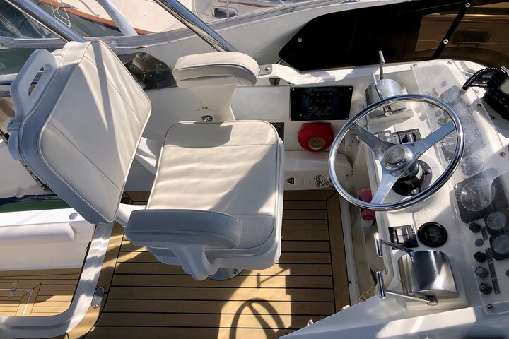 Cabo Marlin Fishing, 38ft El Cazador III - Image 3