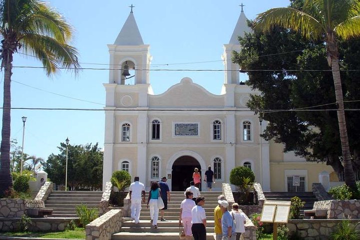 Experience the relaxed old fashion town of San Jose del Cabo! - Image 4