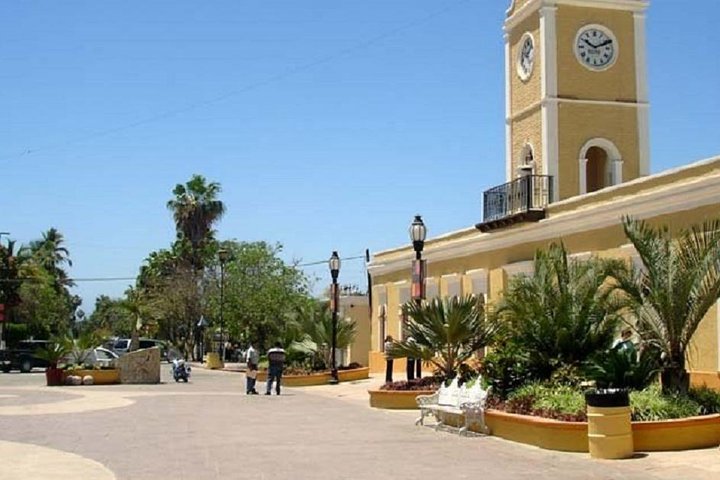 Experience the relaxed old fashion town of San Jose del Cabo! - Image 1