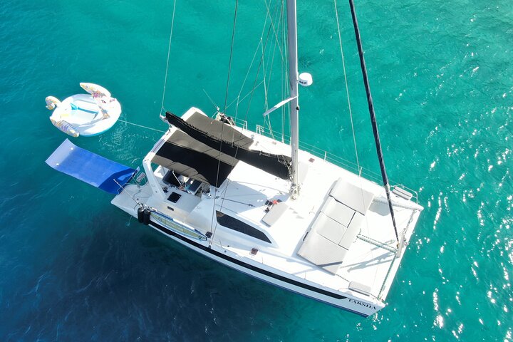 Luxury and private Sailing Catamaran in Cabo for private tours - Image 2