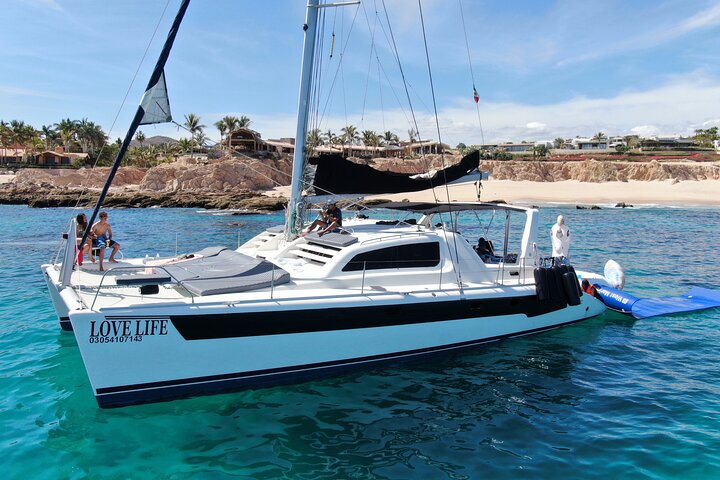 Luxury and private Sailing Catamaran in Cabo for private tours - Image 3