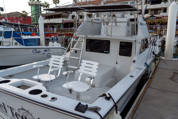 Luxury Private Yacht Charter in Cabo San Lucas Mexico - Image 4