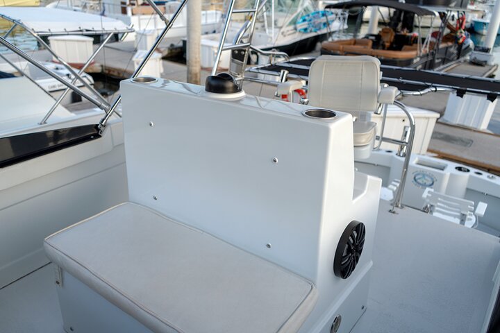 Luxury Private Yacht Charter in Cabo San Lucas Mexico - Image 3