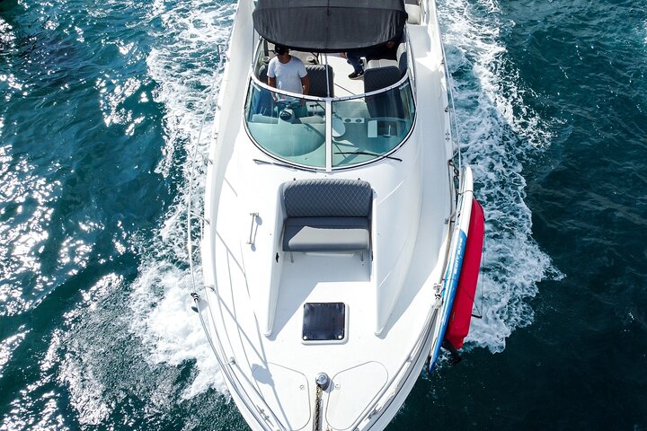 Private Luxury Carver Yacht and All-inclusive Tour with Guide - Image 3