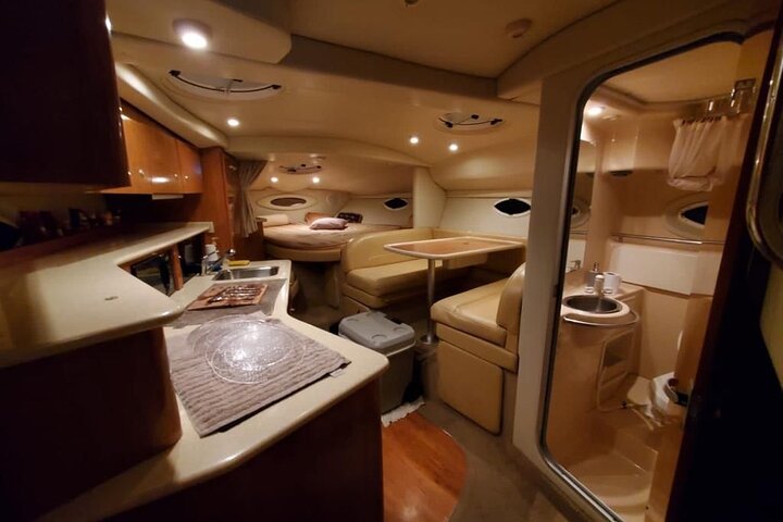 Private yacht rental for 2 hours - Image 2