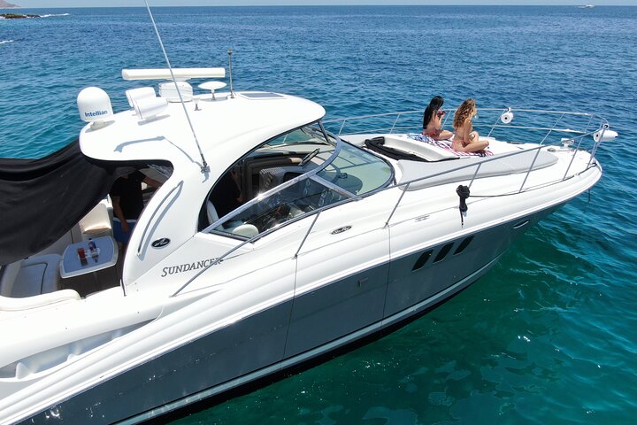 Private Yacht Sea Ray all-inclusive charter in Cabo - Image 4