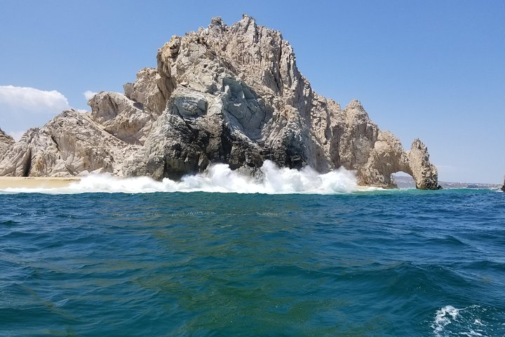 The Arch Tour with Amazing Captain in Cabo San Lucas - Image 3
