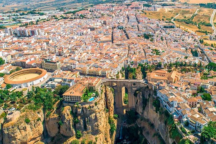 Discover beautiful surroundings of Andalusia on a private full-day tour - Image 1