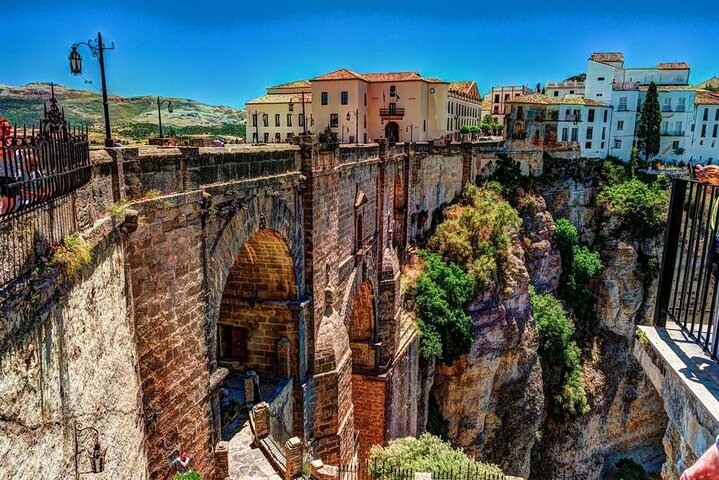 Discover beautiful surroundings of Andalusia on a private full-day tour - Image 3