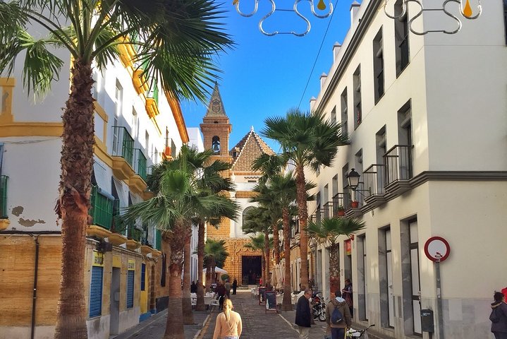 Discover the fascinating history of Cadiz Old Town on a Private Walking Tour - Image 5