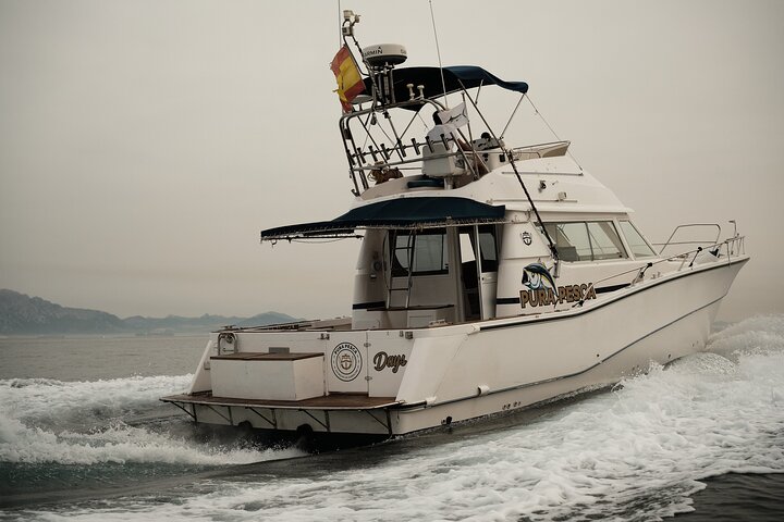 Full Day Yacht Rental for Bachelorette Parties or Parties - Image 3