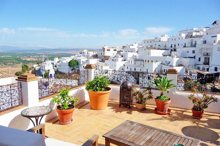 *Private Day Trip* Vejer de la Frontera & Bolonia from Cádiz - Image 1