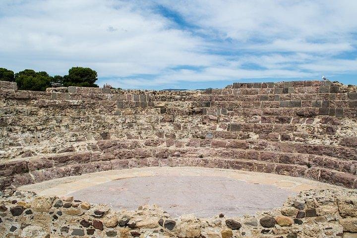 Archaeological tour of Nora - Image 3