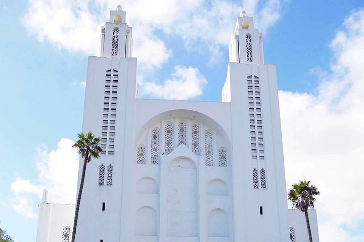 Casablanca and Rabat day trip including lunch in typical Moroccan restaurant. - Image 4
