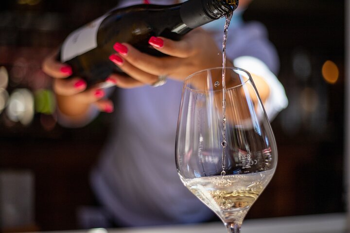 2 DAYS Cape Town Paragliding, Robben Island, Wine Tasting Tour all inclusive - Image 1