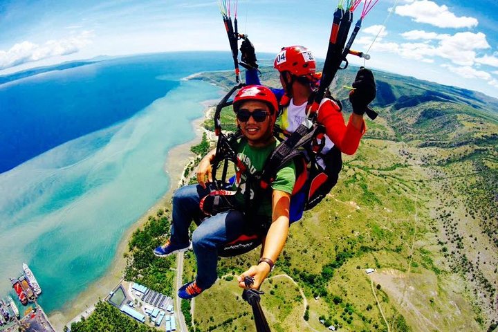 Cape Town 3-Day Attraction Tours: Paragliding, Cape Peninsula & Wine Tasting - Image 2