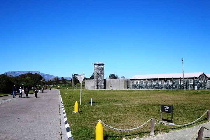 (Cape Town Tour) 3Days -Robben Island getaway & Table Mountain Car & wine taste - Image 5