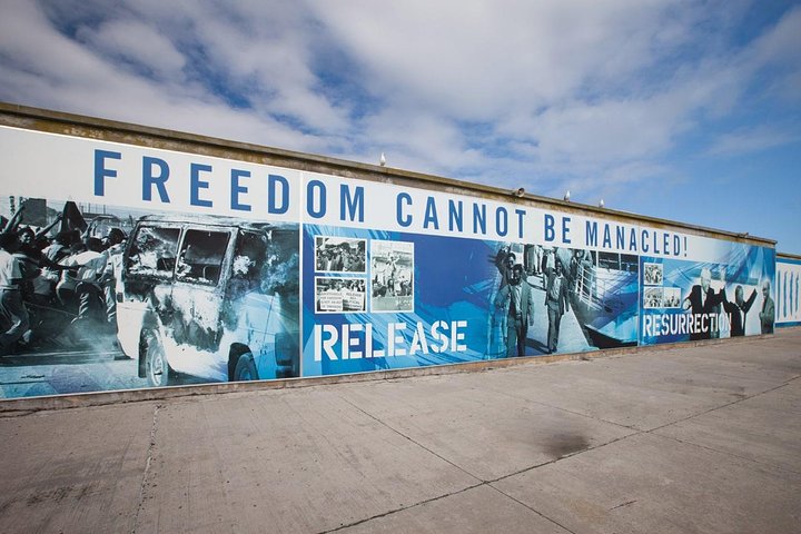 Half-Day Robben Island tour with private return transferes - Image 3