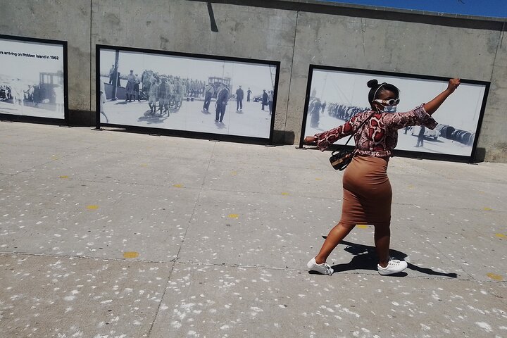 Half-Day Robben Island tour with private return transferes - Image 2
