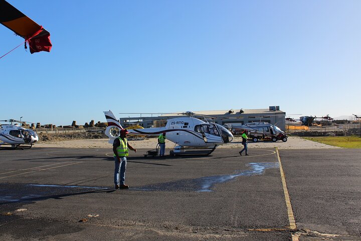 Helicopter Tour in Victoria & Alfred, Table Mountain & Cape Town - Image 5